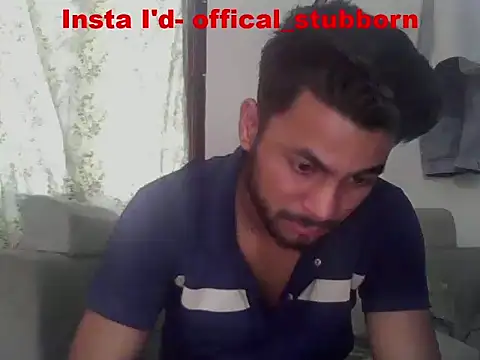 Stubborndesiboy: διαδικτυακό σόου στην κάμερα