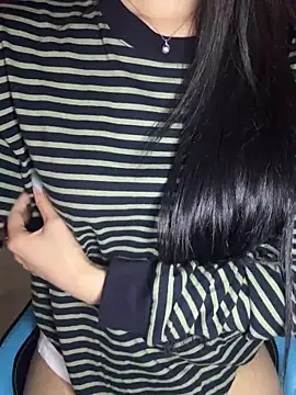 Yiyina_17 – Live XXX-chat