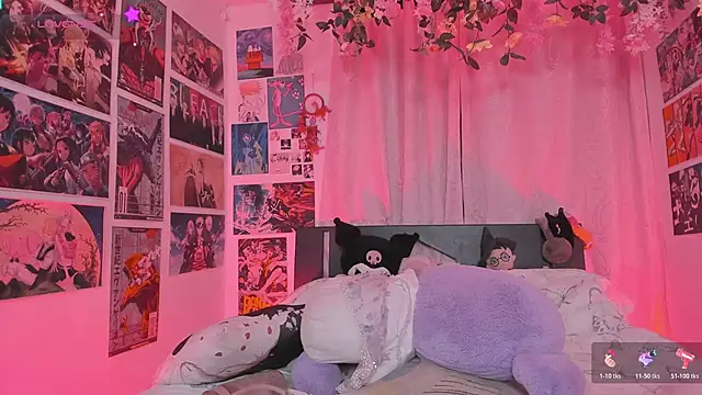 MissCurvyTop live XXX chat