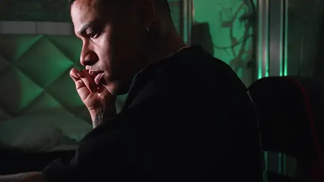 XXX chat uživo modela AlphaMasterXxx