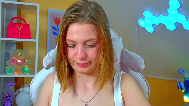 XXX chat uživo modela BeatriceBinoche