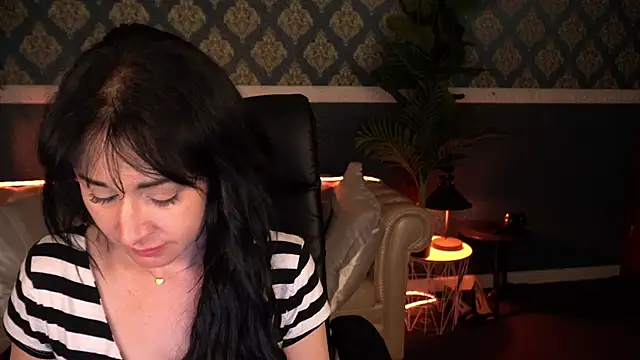 XXX chat uživo modela CarolinaaFoxyyy