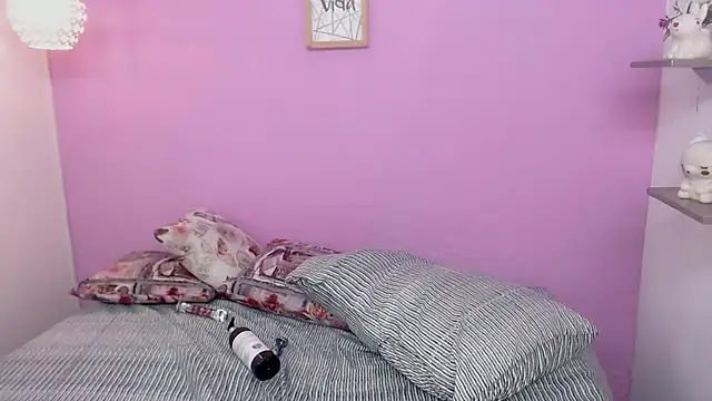 XXX chat uživo modela Channel_Mills