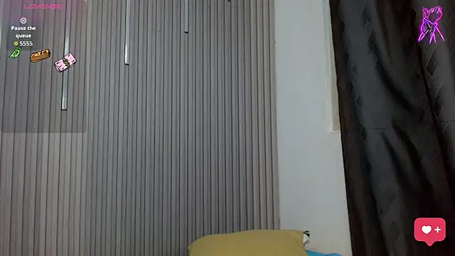 Pokazy przed kamerką – Julian_Smith21