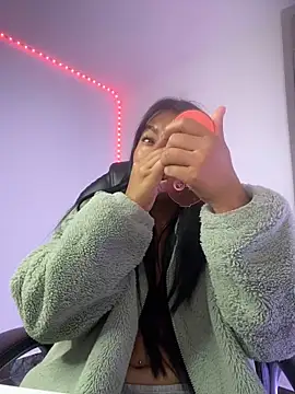 XXX chat uživo modela Doll_Channelx