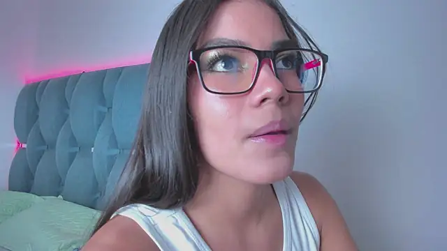 XXX chat uživo modela crazybaby_squirt