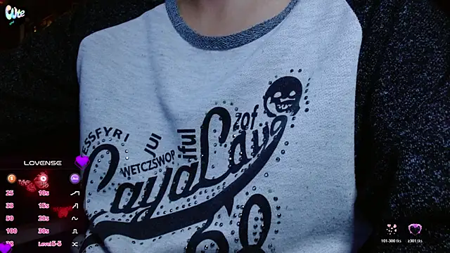 MidoriQuiinn live XXX chat