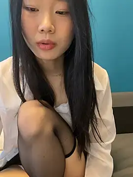 ZHJKS9988のライブXXXチャット