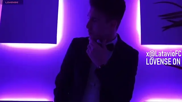 Midnighter_ élő XXX-chatje