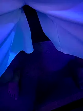 Pokazy przed kamerką – chronic_vibez