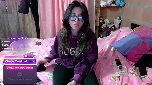 XXX chat uživo modela Maggie_Fox3