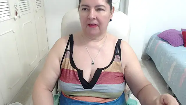 leonela_69のライブXXXチャット