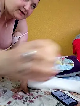 LiluHot Show in webcam