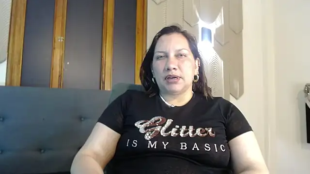 mia_coral1 Adlı Modelin Canlı XXX Sohbeti