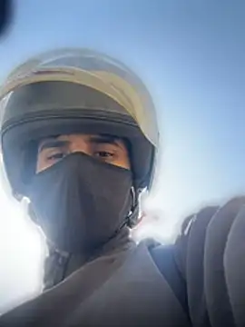 NudePedal webkamerás műsora