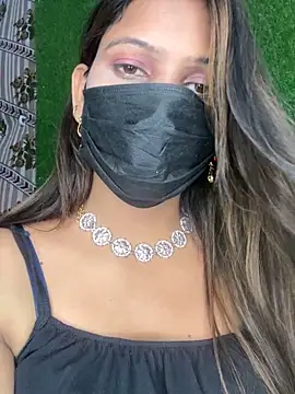 CUTI-NAINA Show in webcam