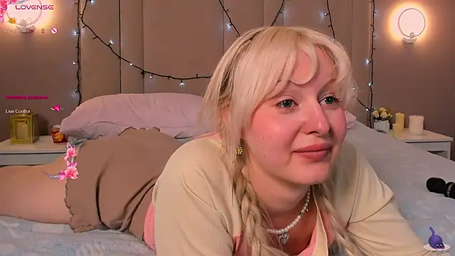 AdeleSilvy Chat XXX in diretta