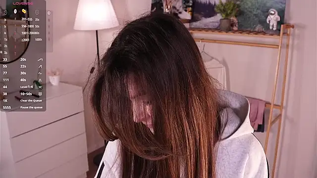 CherlyGuss Adlı Modelin Canlı XXX Sohbeti