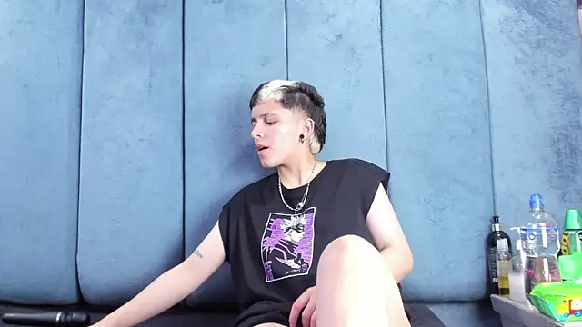 Megan_Thompson_ Adlı Modelin Canlı XXX Sohbeti