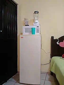 lozter345: διαδικτυακό σόου στην κάμερα