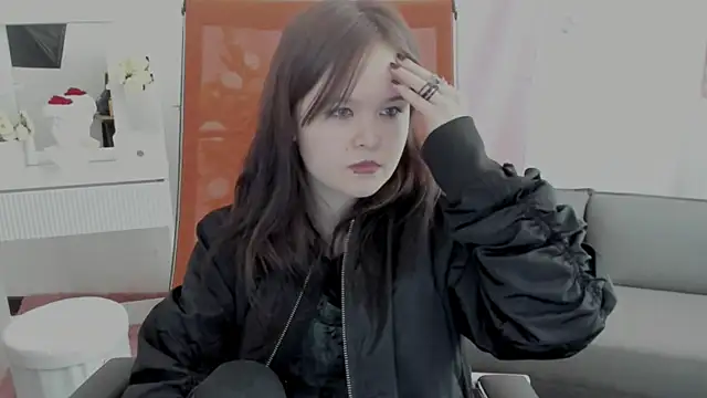 ElainebenessのライブXXXチャット