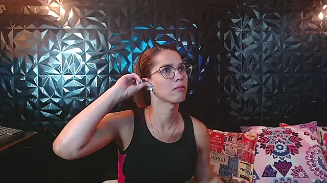 PINK__LOLA1's Webcam Show