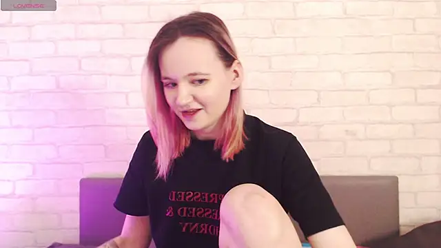 Chat +18 de Ericha_Stone ao vivo