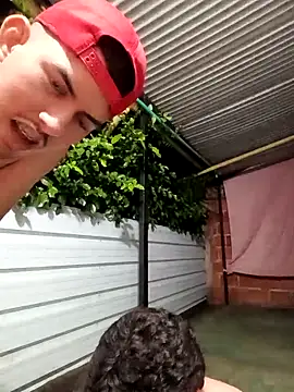 3hornys-straightsのウェブカメラショー