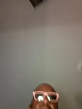 Chat +18 de Thickkemzz41 ao vivo