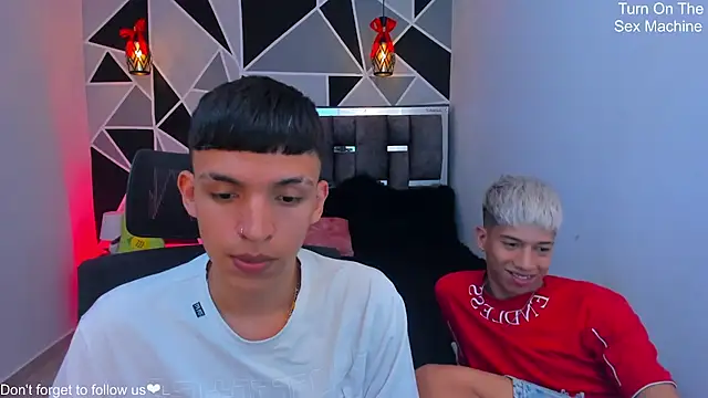 Juan_Nd_Steven's Live XXX Chat