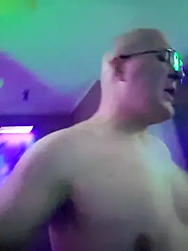 Pokazy przed kamerką – chronic_vibez