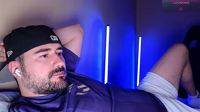 عرض كام DominantTheo