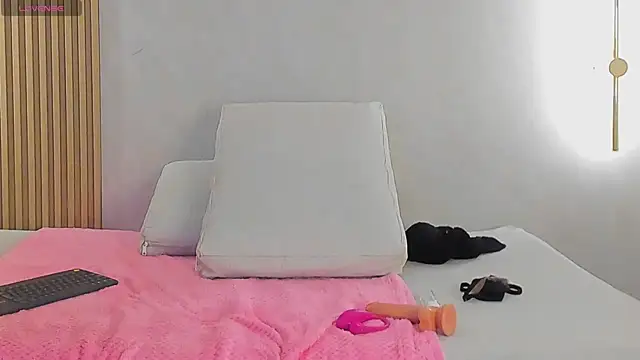 lua_rosse Chat XXX in diretta