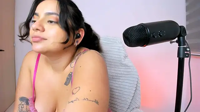 susy_angel élő XXX-chatje