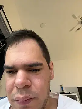 awesomemilkss webcam show