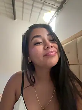 darsha_90 Adlı Modelin Canlı XXX Sohbeti