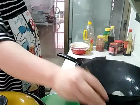 Chat XXX en directo de AngelwithEcup