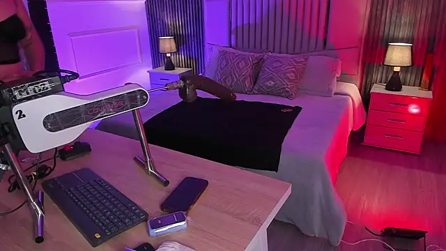 EmberrvelvetのライブXXXチャット