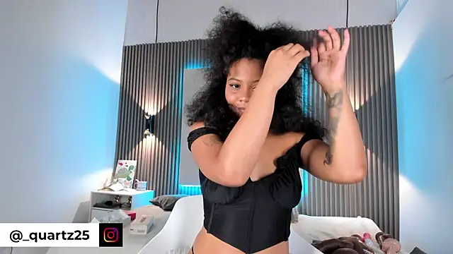 Zafiiraa: онлайн-секс-чат