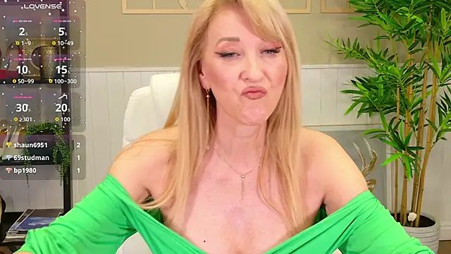 LadyLeeaのライブXXXチャット