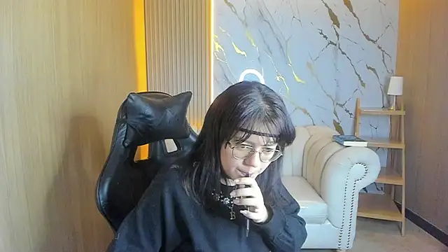 Amara_tf Webcam Show