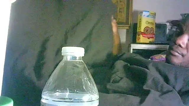 GUAPAN3S3_FIR3: διαδικτυακό σόου στην κάμερα