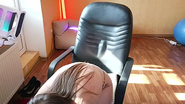 Elinaharper Adlı Modelin Canlı XXX Sohbeti