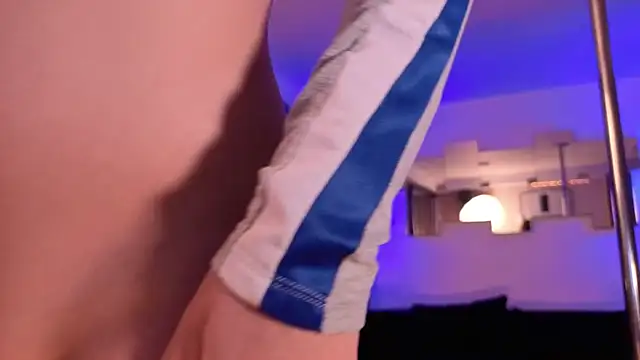 mandi4pole_のライブXXXチャット