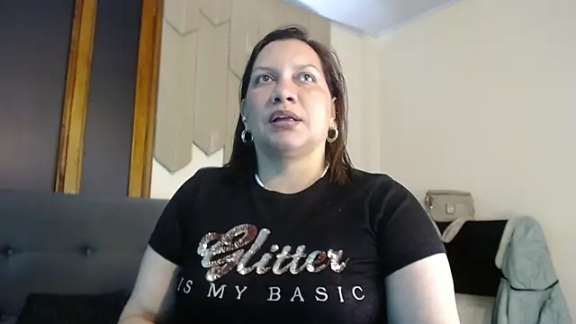 mia_coral1's Live XXX Chat