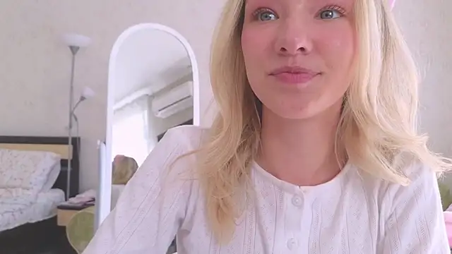 Sweetie__Angel: διαδικτυακό σόου στην κάμερα