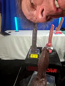 FantasyMan-BiWM's Webcam Show