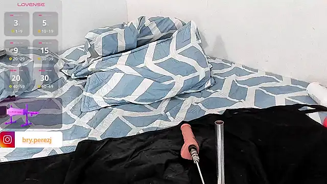 bryXonStorm Show in webcam