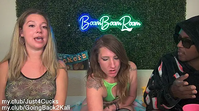 Czat XXX na żywo – boomboomr00m