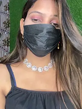 CUTI-NAINA live XXX chat